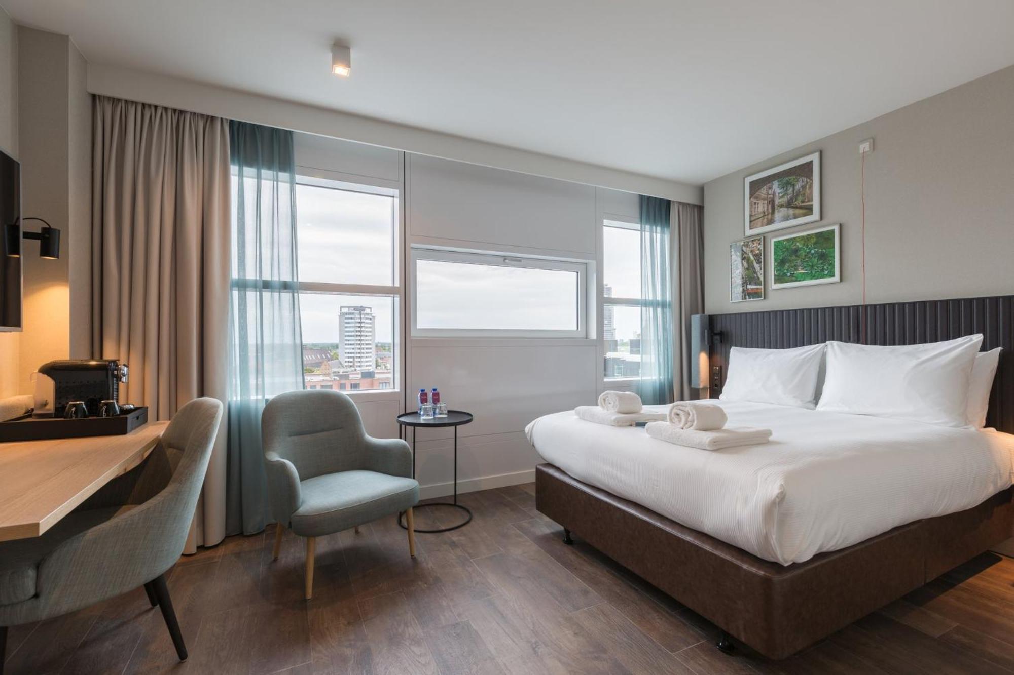 Crowne Plaza - Station By Ihg 4*